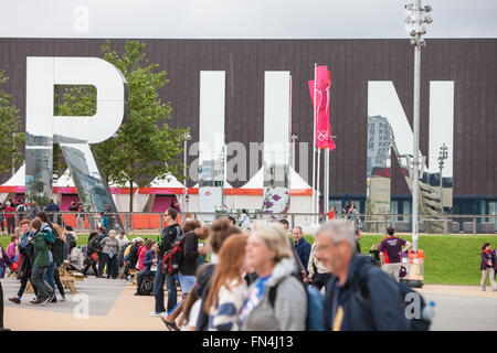 EXÉCUTEZ la sculpture d'art de conception de statue à Copper Box Arena, Olympics, Londres, 2012, Angleterre, Royaume-Uni, Europe. Banque D'Images