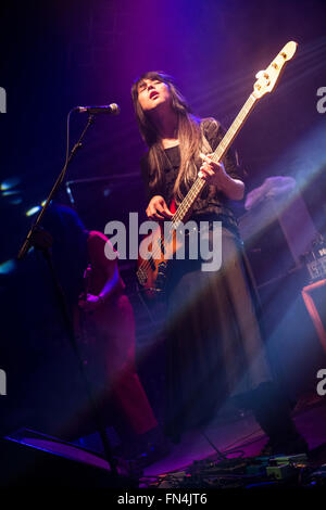 Milan Italie. 13 mars 2016. Le bruit japonais-rock BO NINGEN effectue sur scène à l'ouverture de Magazzini Generali le spectacle des Sauvages Crédit : Rodolfo Sassano/Alamy Live News Banque D'Images