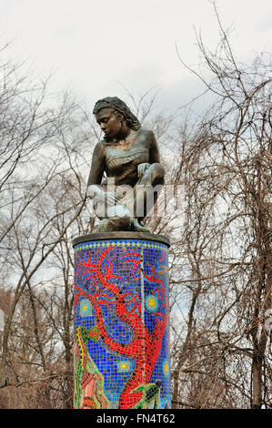 La 'Mère Nature' statue à Joliet, en Illinois. La mosaïque sculpture/honore l'histoire de l'agriculture dans et autour de la communauté. Joliet, Illinois, USA. Banque D'Images