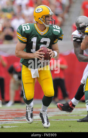 Tampa, FL, USA. 28 Sep, 2008. Tampa, Floride, le 28 septembre 2008 : Green Bay Packers quarterback Aaron Rodgers (12) en action contre les Tampa Bay Buccaneers chez Raymond James Stadium. © Scott A. Miller/ZUMA/Alamy Fil Live News Banque D'Images