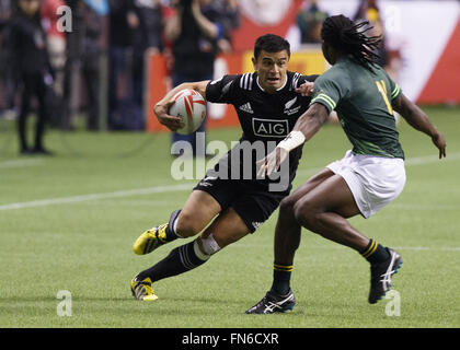 13 mars 2016 - Vancouver, BC, Canada - Nouvelle-Zélande (noir) contre l'Afrique du Sud (vert) lors de la finale de la coupe à la sixième manche de la série mondiale de HSBC Le rugby à 7 au BC Place Stadium à Vancouver, BC, Canada. La Nouvelle-Zélande a gagné 19-14. (Crédit Image : © Andrew Chin/ZUMA/ZUMAPRESS.com) fil Banque D'Images