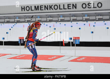 Oslo, Norvège. Mar 13, 2016. Gabriela Soukalova de République tchèque avant le championnat du monde de Biathlon IBU, le Women's 12,5km départ groupé à la concurrence Holmenkollen Ski Arena, Oslo, le 13 mars 2016. © Tibor Alfoldi/CTK Photo/Alamy Live News Banque D'Images