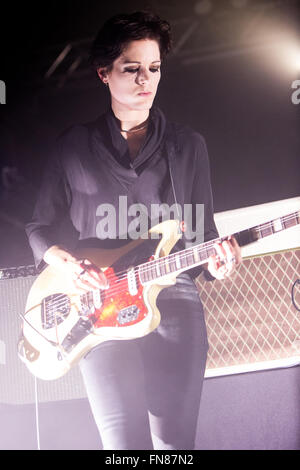 Milan Italie. 13 mars 2016. Le groupe de rock anglais sauvages il se produit sur scène à Magazzini Generali pour présenter leur nouvel album 'adore la vie" Crédit : Rodolfo Sassano/Alamy Live News Banque D'Images