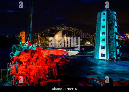 Sydney, Australie. 14Th Mar, 2016. Australie Aperçu de l'opéra "Turandot" pour Handa Opera on Sydney Harbour avec un géant 9m de haut et 60m de long et 18m de haut dragon pagoda se dressant au dessus de la scène. Réalisateur chinois Chen Shi-Zheng's "Turandot" se déroulera du 24 mars au 24 avril à Mme Macquaries Point sur le port de Sydney. © Hugh Peterswald/Pacific Press/Alamy Live News Banque D'Images