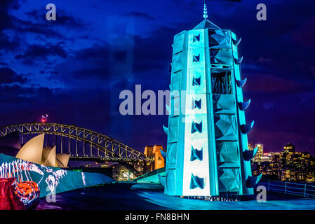 Sydney, Australie. 14Th Mar, 2016. Australie Aperçu de l'opéra "Turandot" pour Handa Opera on Sydney Harbour avec un géant 9m de haut et 60m de long et 18m de haut dragon pagoda se dressant au dessus de la scène. Réalisateur chinois Chen Shi-Zheng's "Turandot" se déroulera du 24 mars au 24 avril à Mme Macquaries Point sur le port de Sydney. © Hugh Peterswald/Pacific Press/Alamy Live News Banque D'Images