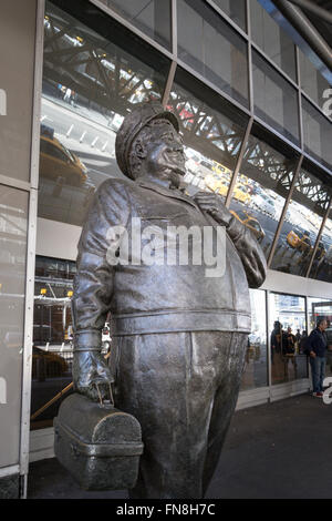 Ralph Kramden Statue, Port Authority Bus Terminal, NYC Banque D'Images