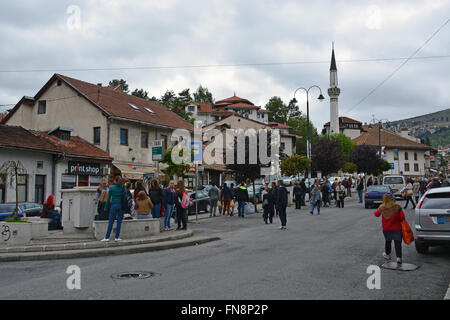 Une rue de la vieille ville de Sarajevo, Bosnie-et-Herzégovine. Banque D'Images