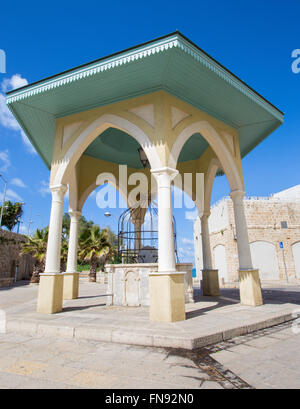 Tel Aviv - le puits en pierre dans la vieille ville de Jaffa Banque D'Images