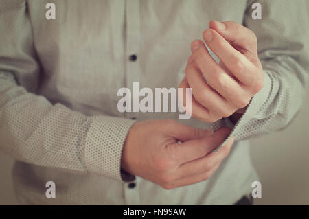 Chemise homme boutonnant Banque D'Images