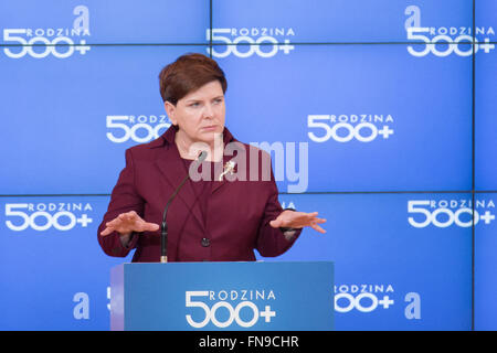 Varsovie, Pologne. 14Th Mar, 2016. Le Premier ministre polonais Beata Szydlo durant la conférence avec des représentants du gouvernement local sur le programme social 500 + à Chancellerie du Premier Ministre le 14 mars 2016 à Varsovie, Pologne. Credit : MW/Alamy Live News Banque D'Images