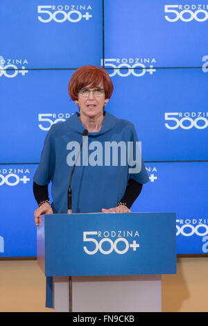 Varsovie, Pologne. 14Th Mar, 2016. Ministre de la famille, du travail et de la politique sociale, Elzbieta Rafalska durant la conférence avec des représentants du gouvernement local sur le programme social 500 + à Chancellerie du Premier Ministre le 14 mars 2016 à Varsovie, Pologne. Credit : MW/Alamy Live News Banque D'Images