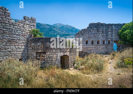 Ancienne forteresse de Sutomore tour ronde Banque D'Images