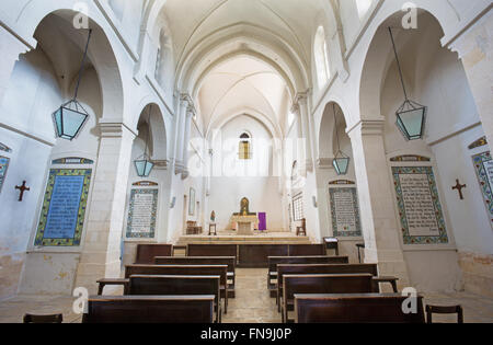 Jérusalem, Israël - 3 mars 2015 : La nef à l'Église du Pater Noster, sur le Mont des Oliviers. Banque D'Images