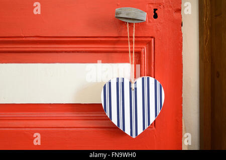 Coeur à rayures ou Heart-Shaped sur porte-clés Porte Rouge Banque D'Images