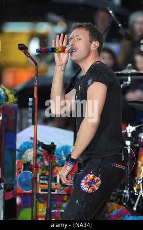 New York, NY, USA. 14Th Mar, 2016. Chris Martin, Coldplay sur scène pour NBC Today Show Concert avec Coldplay, Rockefeller Plaza, New York, NY 14 Mars, 2016. © Kristin Callahan/Everett Collection/Alamy Live News Banque D'Images