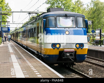 La gare de train sur Sprinter Mediapark à Hilversum, Pays-Bas Banque D'Images