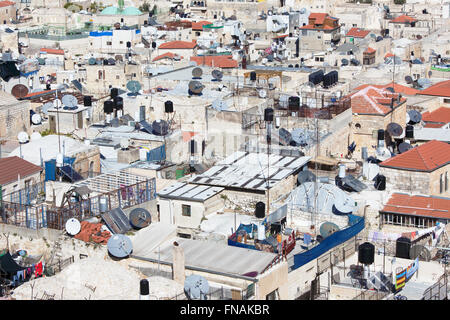 Jérusalem, Israël - 5 mars 2015 : Les toits de la vieille ville du Rédempteur church. Banque D'Images