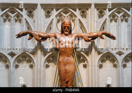 Sculpture en bois sculpté de la crucifixion de Jésus. La cathédrale de Wells. Le Somerset. UK Banque D'Images