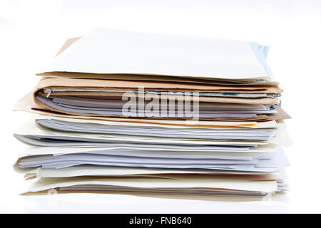 Tas de fichiers sur fond uni Banque D'Images