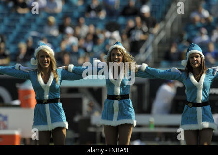 Jacksonville, Floride, USA. 23 Dec, 2007. Jacksonville Jaguars cheerleaders au cours de l'avocats adjoints 49-11 victoire contre les Raiders d'Oakland à Jacksonville Municipal Stadium le 23 décembre 2007 à Jacksonville, en Floride. ZUMA Press/Scott A. Miller © Scott A. Miller/ZUMA/Alamy Fil Live News Banque D'Images