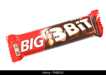 3peu de chocolat isolé sur fond blanc. 3peu de bars sont produits par Kraft Foods Banque D'Images