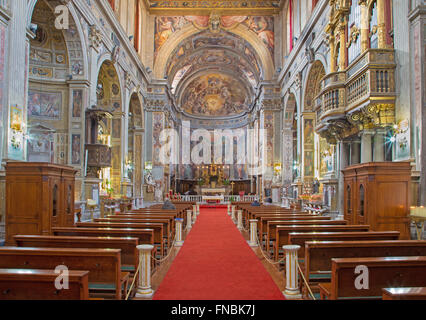 ROME, ITALIE - 27 mars 2015 : La nef de l'église Santo Spirito in Sassia. Banque D'Images