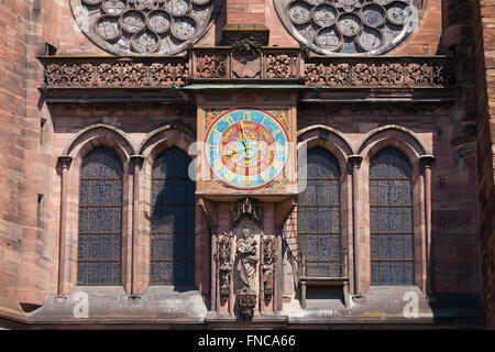 Horloge astronomique, la Cathédrale Notre Dame de Strasbourg, Alsace France Banque D'Images