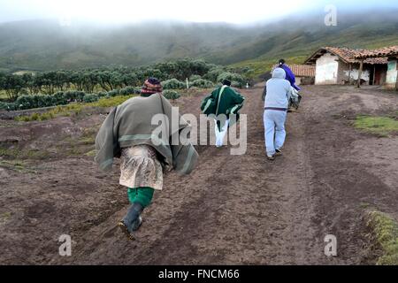 Façon de Laguna Negra - El Porvenir - village Las Huaringas ' ' de HUANCABAMBA. .Département de Piura au Pérou Banque D'Images