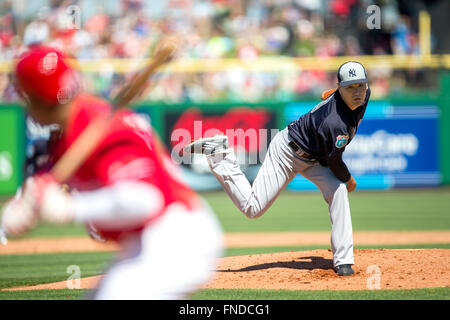 Clearwater, Floride, USA. Mar 6, 2016. Masahiro Tanaka (Yankees) MLB : Masahiro Tanaka de l'emplacements des Yankees de New York au cours d'un match de base-ball d'entraînement de printemps contre les Phillies de Philadelphie à Bright House Field à Clearwater, Florida, United States . © Thomas Anderson/AFLO/Alamy Live News Banque D'Images