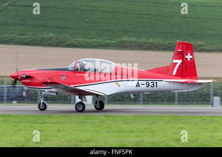 Pilatus PC-7 de l'aéronef traniner "PC-7 Team", une équipe de l'affichage de la formation de l'Air suisse (Schweizer Luftwaffe) Banque D'Images