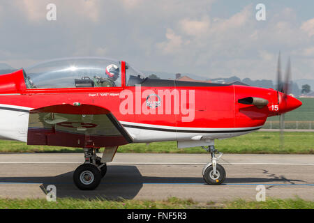 Pilatus PC-7 de l'aéronef traniner "PC-7 Team", une équipe de l'affichage de la formation de l'Air suisse (Schweizer Luftwaffe) Banque D'Images