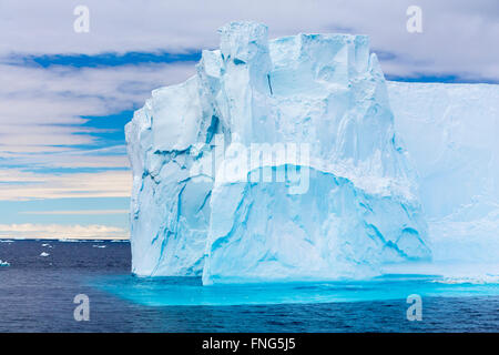 Les icebergs dans la péninsule Antarctique, l'Antarctique. Banque D'Images