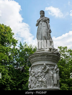 Reine Louis Monument à Tiergarten parc public en été, Berlin Banque D'Images