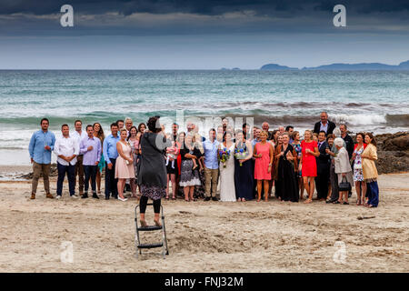 Une fête de mariage à Waipu Cove, Waipu, Northland, Nouvelle-Zélande Banque D'Images