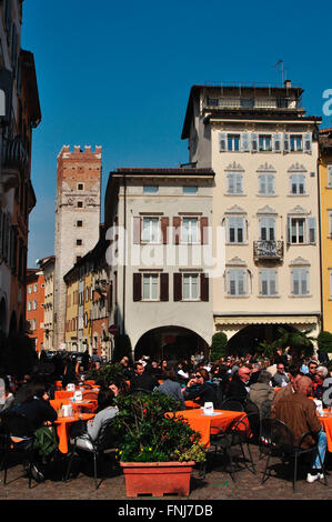 L'Italie, Trentin-Haut-Adige, Trento, Piazza Duomo Square Banque D'Images