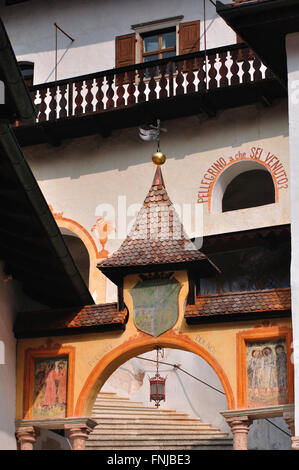 L'Italie, Trentin-Haut-Adige, Trento, district Val di Non, San Romedio Sanctuary Banque D'Images