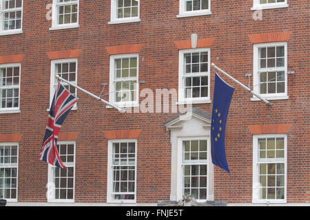 Westminster London,UK. 15 mars 2016. 100 jours jusqu'à ce que le public britannique se rendre aux urnes le 23 juin pour voter à l'Union européenne référendum sur l'opportunité de rester ou de quitter l'Union européenne Banque D'Images