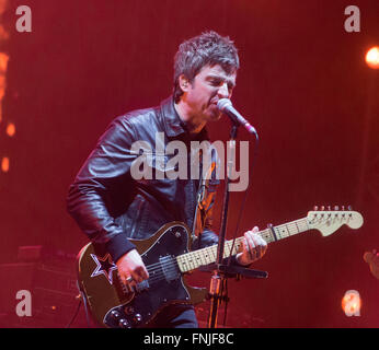 Bogota, Colombie. Mar 11, 2016. Noel Gallagher au cours de la deuxième journée de la fête de la musique à pique-nique Estereo à Bogotá, Colombie. © Daniel Garzón Herazo/Pacific Press/Alamy Live News Banque D'Images