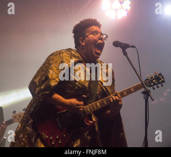 Bogota, Colombie. Mar 11, 2016. Alabama Shakes membre du groupe Bretagne Howard lors de la deuxième journée du festival de musique au pique-nique Estereo à Bogotá, Colombie. © Daniel Garzón Herazo/Pacific Press/Alamy Live News Banque D'Images