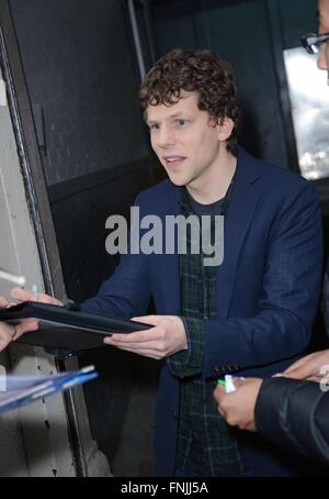 New York, NY, USA. 15 Mar, 2016. Dehors et environ pour la célébrité Candids - TUE, New York, NY 15 Mars, 2016. Credit : Derek Storm/Everett Collection/Alamy Live News Banque D'Images