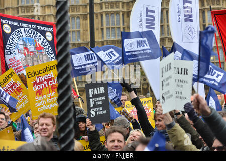 Westminster, London, UK. 15 mars 2016. Les membres de l'écrou supérieur grève Banque D'Images