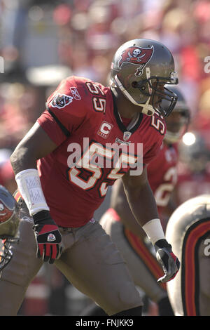 Tampa, Floride, USA. 4Th Nov, 2007. 4 novembre 2007, à Tampa, FL, USA ; Tampa Bay Buccaneers defender (55) Derrick Brooks en action pendant la Bucs 17-10 victoire contre les Arizona Cardinals chez Raymond James Stadium. ZUMA Press/Scott A. Miller © Scott A. Miller/ZUMA/Alamy Fil Live News Banque D'Images