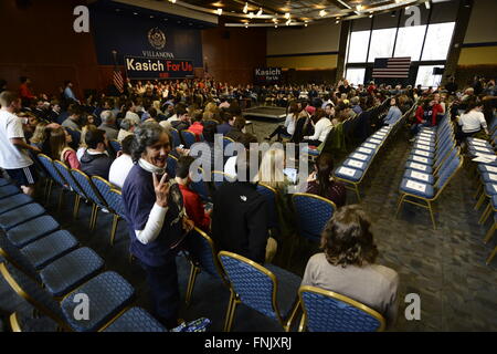 Villanova, Pennsylvania, USA. Mar 16, 2016. Scène du 16 mars 2016 Réunion publique de OH Gov. John Kasich Villanova U. dans la banlieue de Philadelphie, PA. © Bastiaan Slabbers/ZUMA/Alamy Fil Live News Banque D'Images