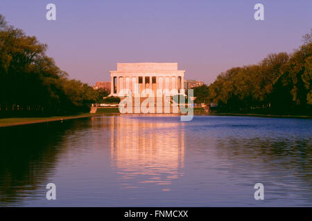 Le Lincoln Memorial et le miroir d'eau à Washington, DC Banque D'Images