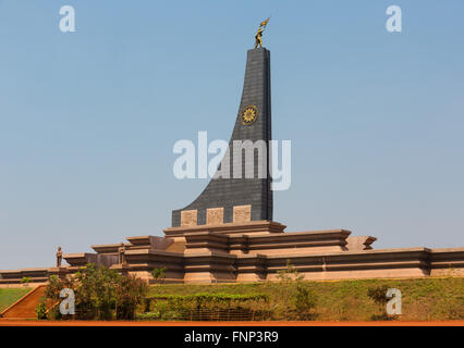 Memorial, peuple kampuchéen United Front de salut national monument à 2 décembre Park à Snuol, Province Kratie, au Cambodge Banque D'Images