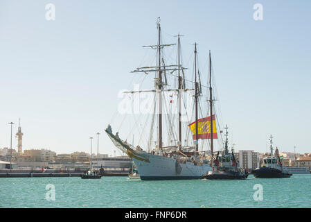 Cadix, Espagne - 05 mars : la marine espagnole, Juan Sebastian de Elcano commence sa 87e croisière de formation du port de Cadix. sur Mars 0 Banque D'Images