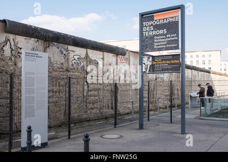 BERLIN, 09 mars : Mur de Berlin Monument à la Niederkirchnerstrasse et la topographie de la terreur à Berlin le 09 mars 2016. Banque D'Images