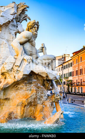 Rome, Italie. Fontaine des Quatre Fleuves (Fontana dei Quattro Fiumi) avec un obélisque. La Piazza Navona est une des plus Banque D'Images