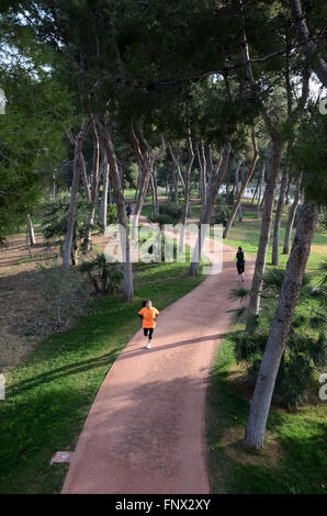 Le jogging dans le Jardin del Turia, Valencia Espagne Banque D'Images