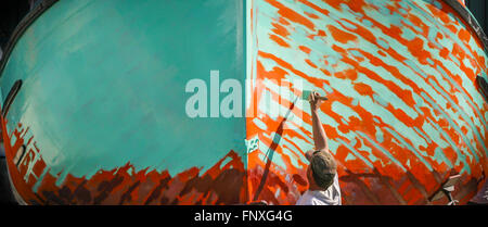 Un bateau de pêche est peint et la faire réparer à un chantier naval Newport Rhode Island Banque D'Images